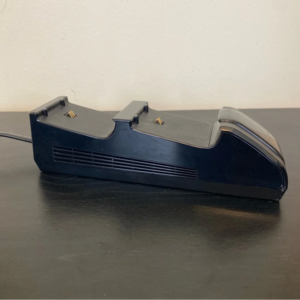 Nyko Microsoft Xbox One Charge Base Station 86100-M27 2 Controller Charging Dock
